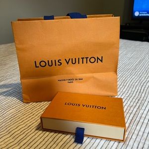 Shop Louis Vuitton Lv circle reversible bracelet by KICKSSTORE